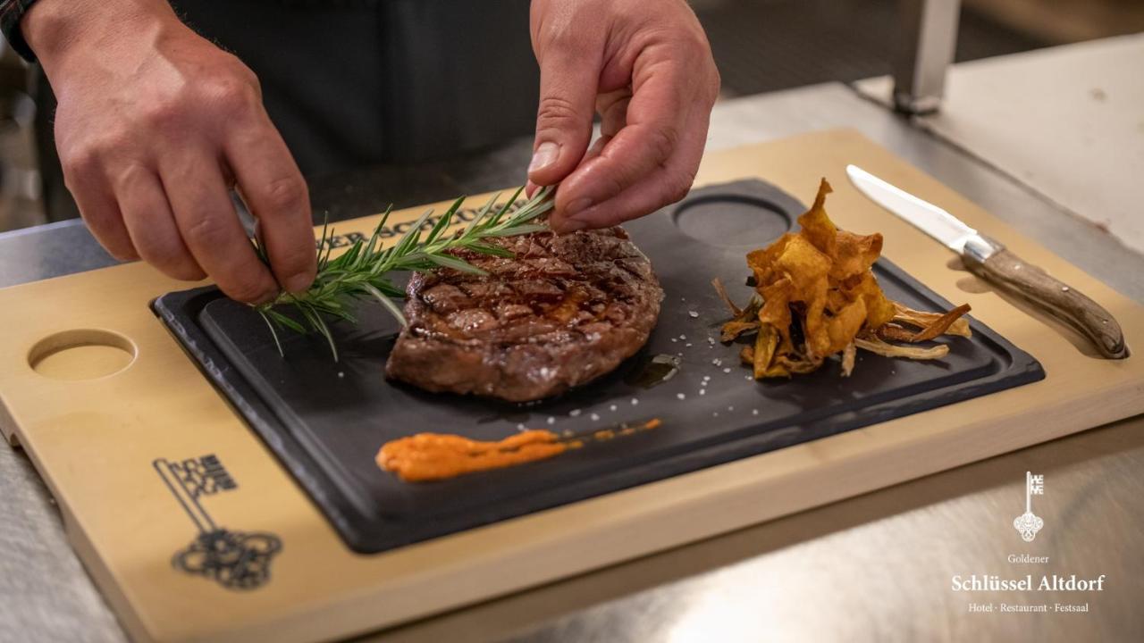Hotel Restaurant Goldener Schluessel Altdorf Exteriér fotografie